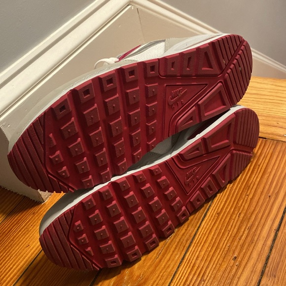 Nike Women's Air Max Correlate Running Sneakers - Picture 6 of 7